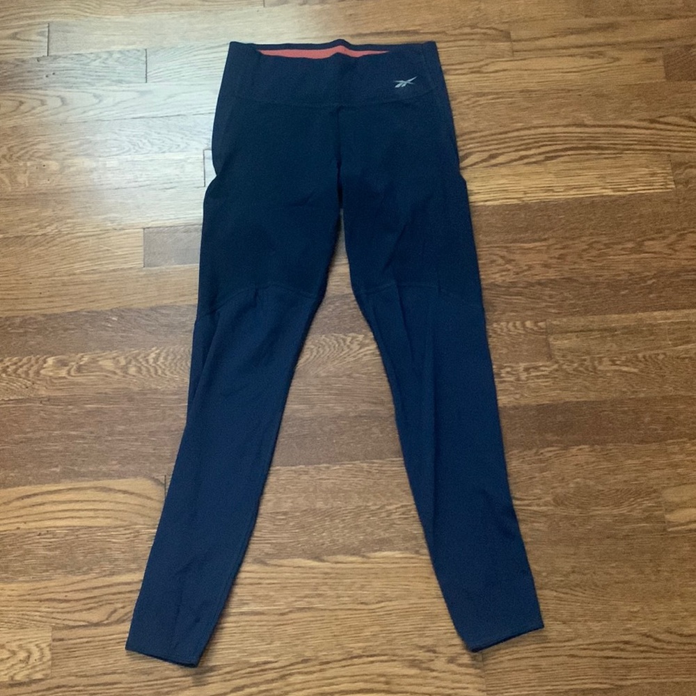 Reebok Les Mills navy tights. Worn once. M